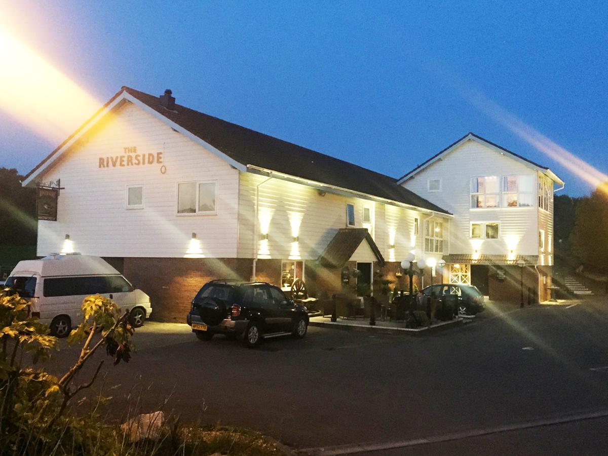 The Riverside Inn Saltford Exterior foto